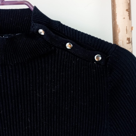 Bershka Minimalist Black Ribbed Dress - Picture 4 of 12
